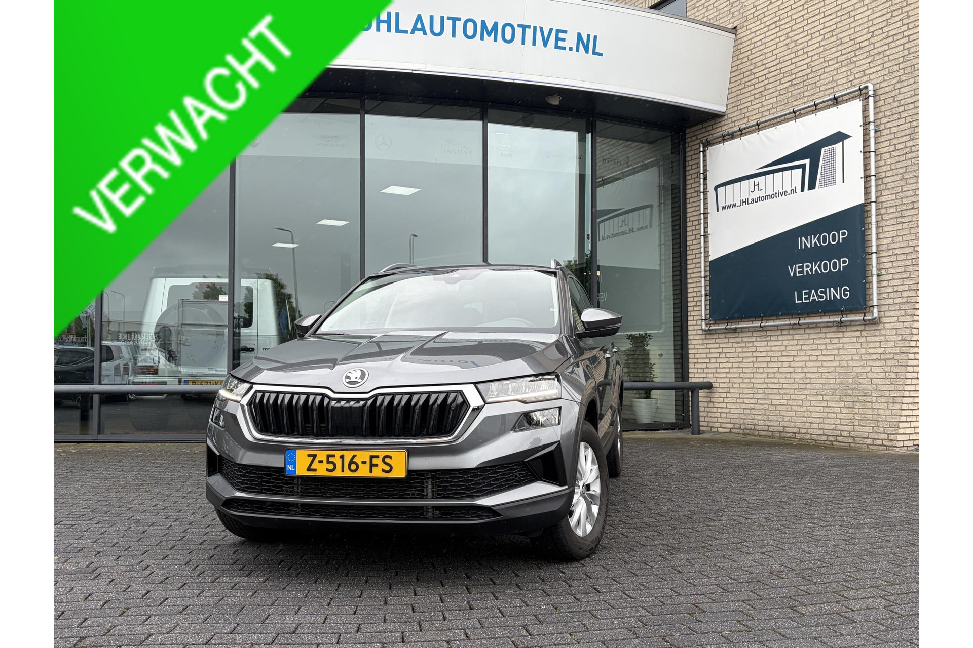 Škoda Karoq 1.5 TSI ACT*NAVI*ECC*CAM*HAAK*CARPLAY*